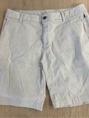 Men’s Lululemon Commission Classic Shorts, Light Gray, Size 33